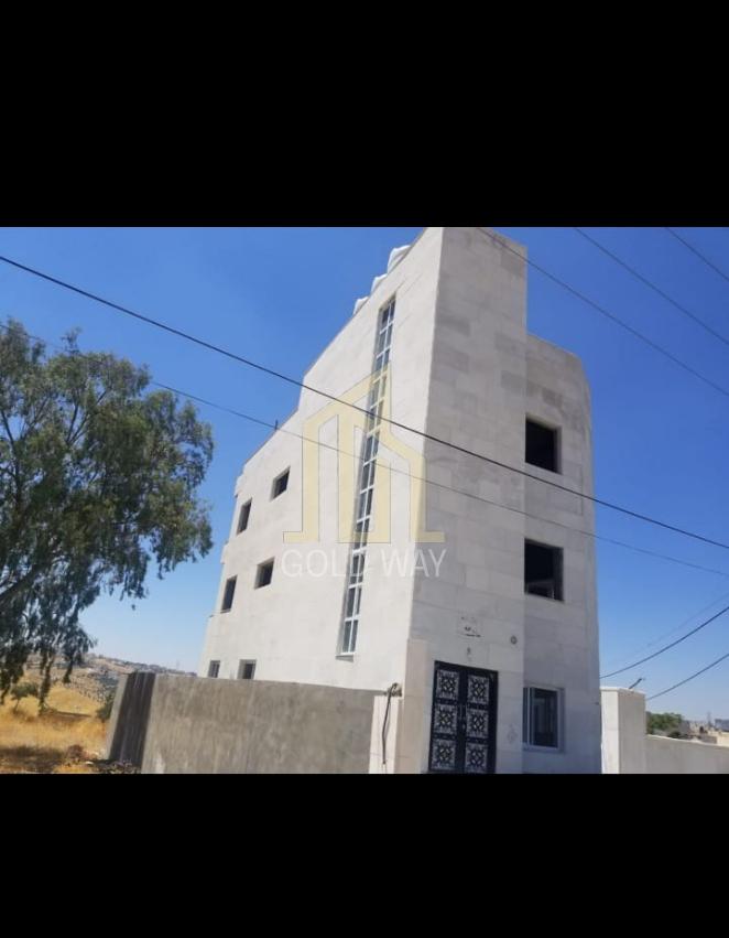 عمارة مميزة للبيع من أربع طوابق في موقع مميز في مرج الحمام