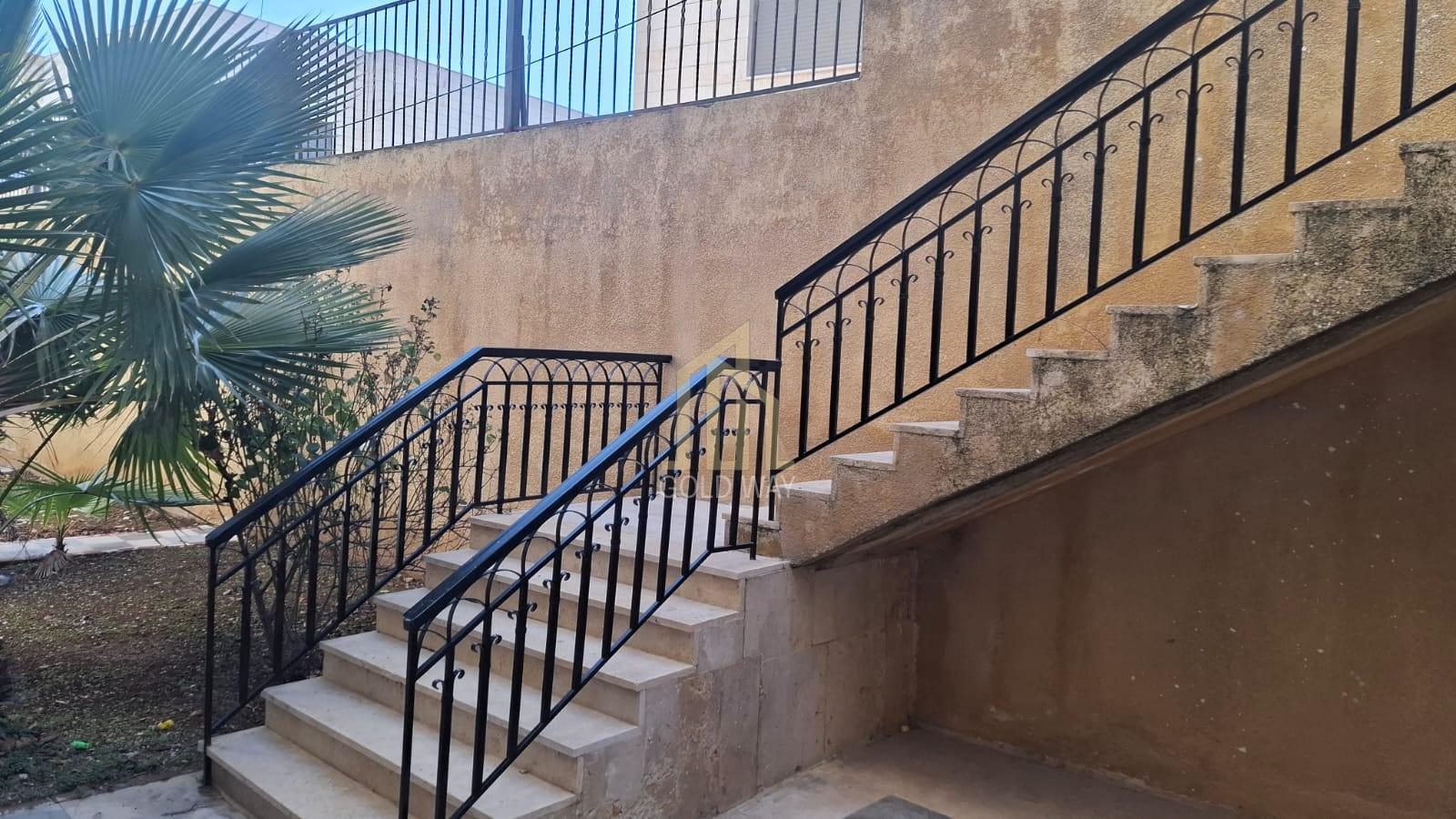 شقة مميزة للبيع في أجمل مناطق خلدا 330م_200م خارجي بسعر مميز جدا