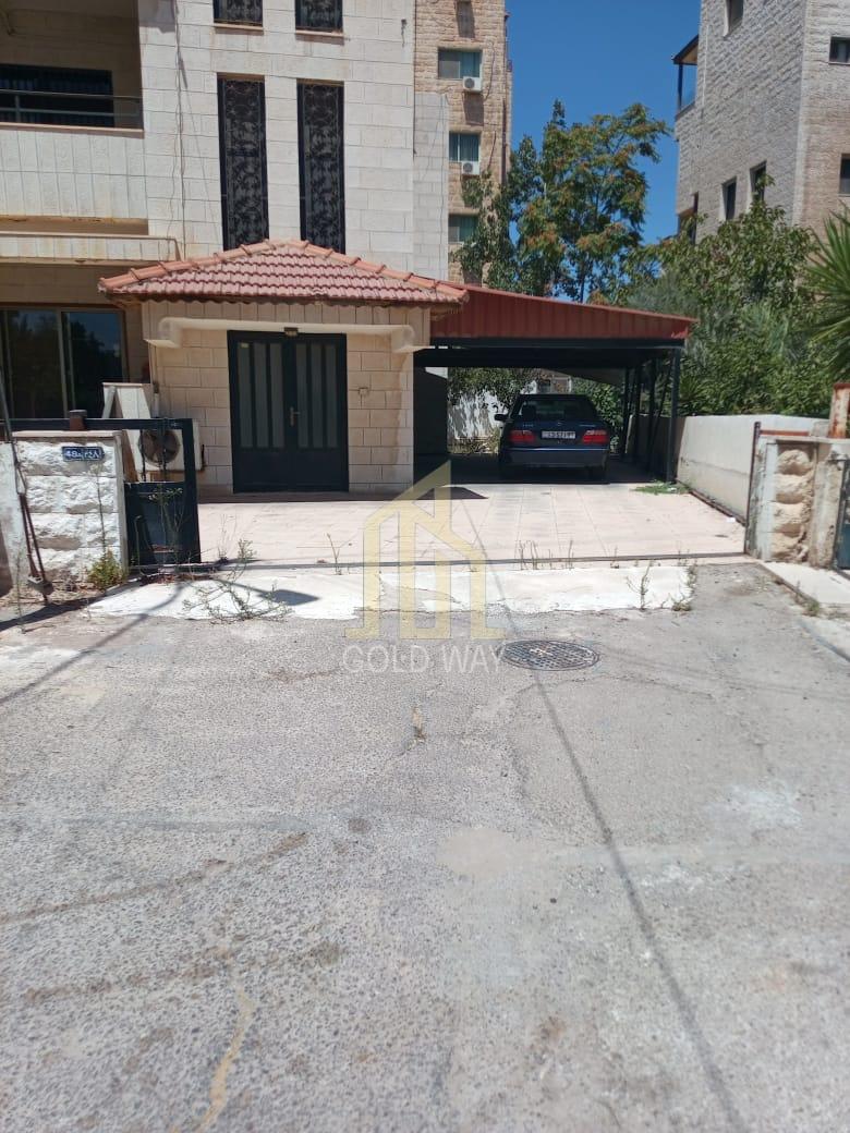 في موقع مميز وبسعر مغري عماره من طابقين في أجمل مناطق الشميساني
