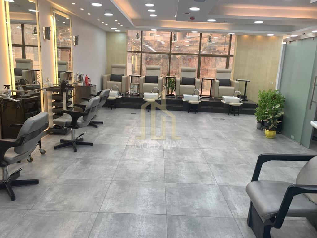 صالون للسيدات للبيع بكامل معداته طابق أول 95م في أجمل مناطق دابوق وبسعر مغري