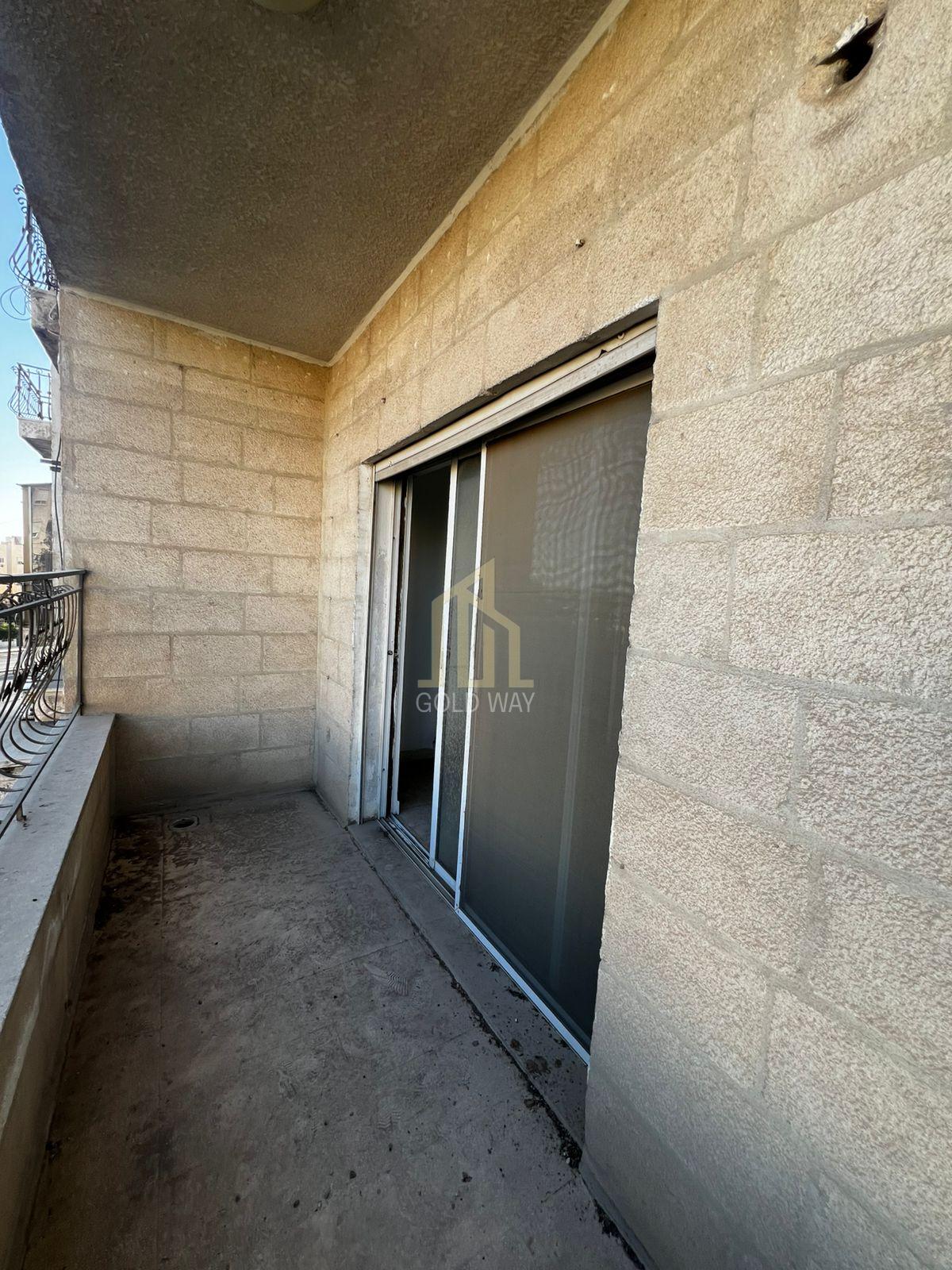 شقة مميزة استثمارية طابق ثاني 139م في أجمل مناطق دير غبار وبسعر مغري