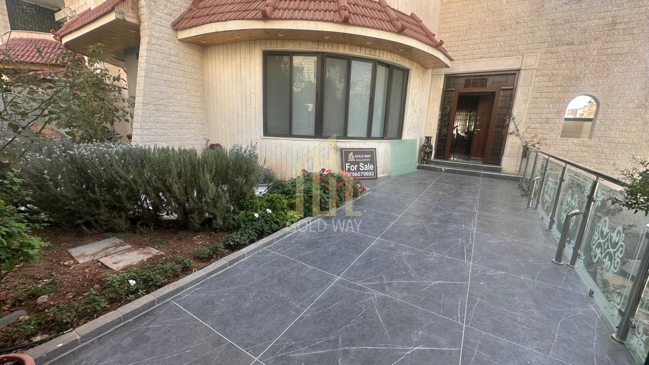 منزل للبيع (دوبلكس ) مجدد بالكامل في أجمل مناطق ضاحية الرشيد بتشطيبات راقية