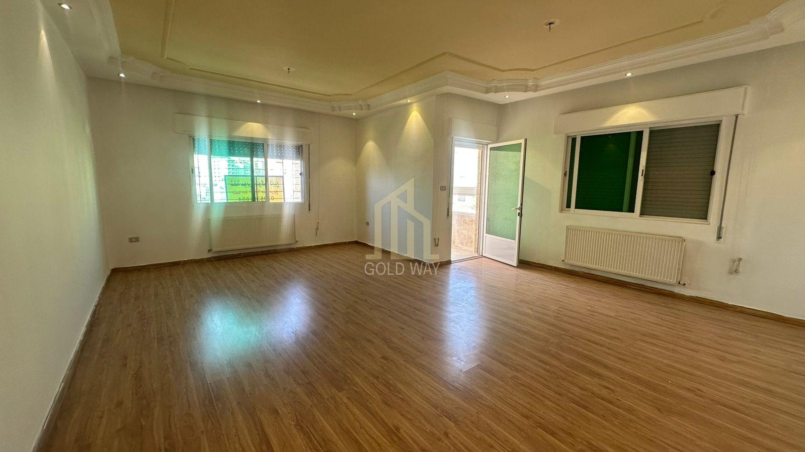 في موقع مميز في ضاحية الرشيد شقة طابق ثاني 187م بتشطيبات راقيه