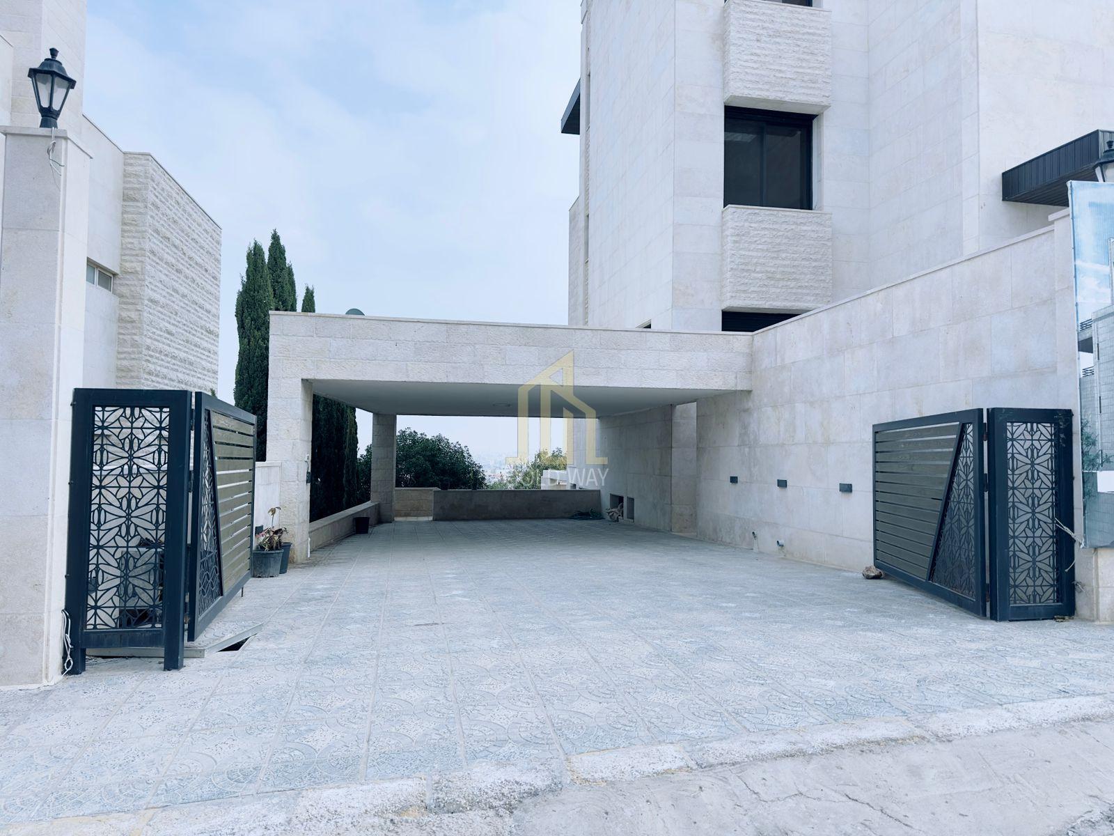 فيلا فخمة حديثة للبيع في أجمل وأرقى مناطق عبدون – كوشان مستقل