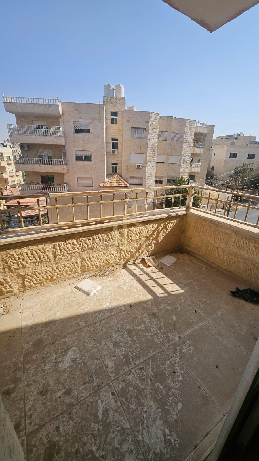 في أرقى مناطق طبربور شقة طابق ثاني 216م بتشطيبات مميزه