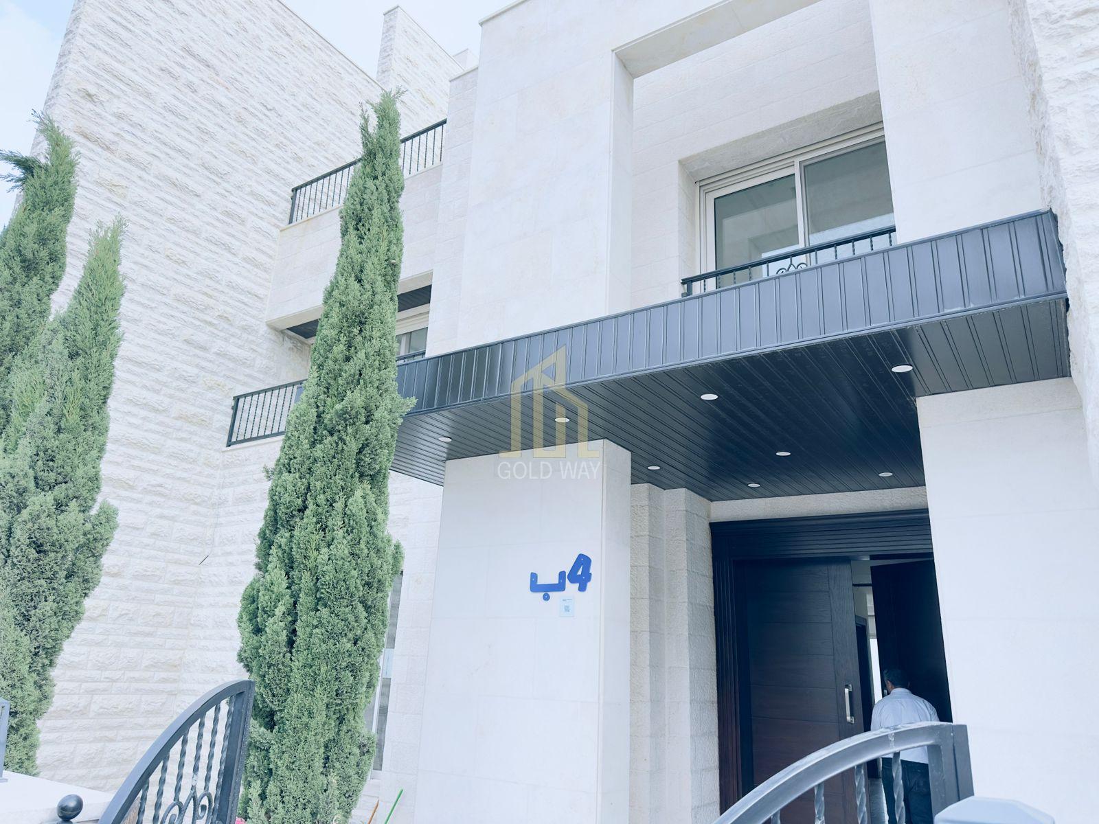 فيلا فاخرة حديثة للبيع في أجمل وأرقى مواقع عبدون – إطلالة ساحرة وكوشان مستقل