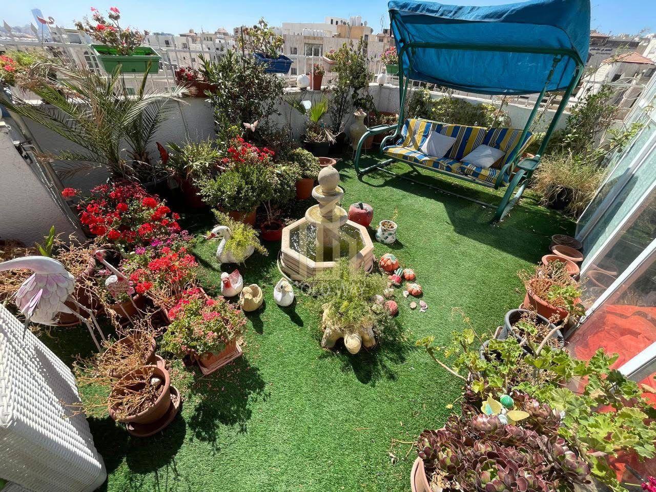 شقة مميزة أخير مع روف 330م في أرقى مناطق تلاع العلي