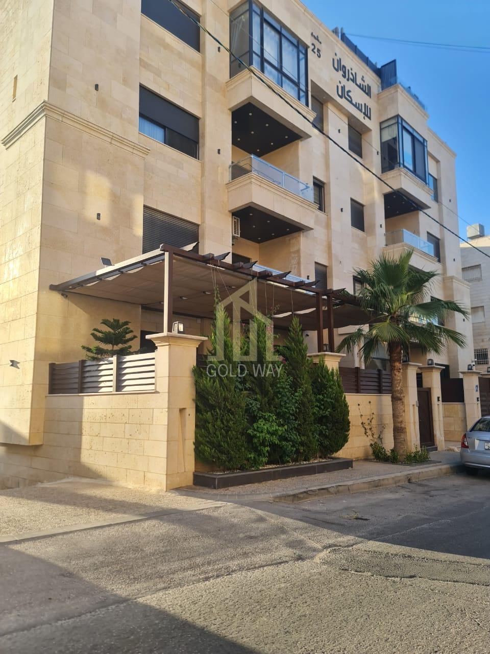 في أجمل مناطق خلدا خلف مطعم ورد  شقة أخير مع روف 170م بإطلالة مميزة وبسعر مغري