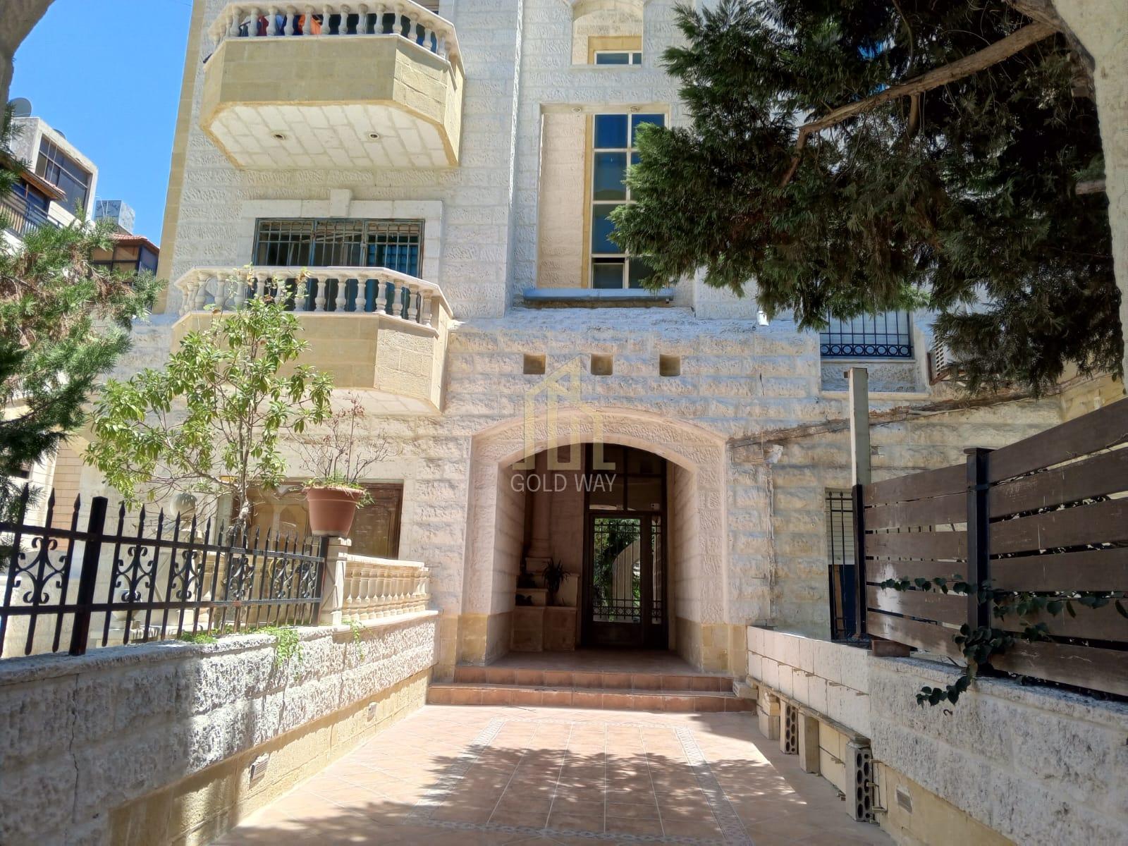 عمارة للبيع – أرقى مواقع الشميساني – موقع استراتيجي فاخر