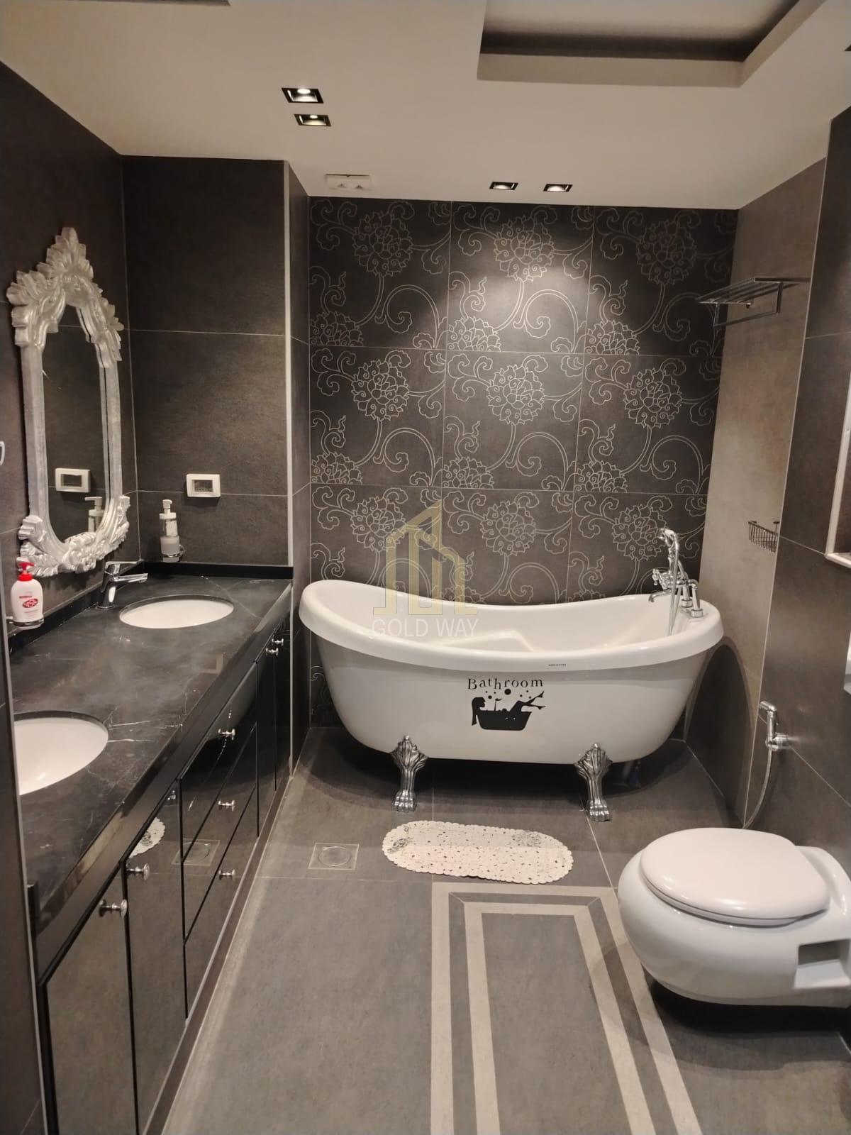 عقار يستحق المشاهدة شقة طابق أول 210م في موقع مميز في عبدون