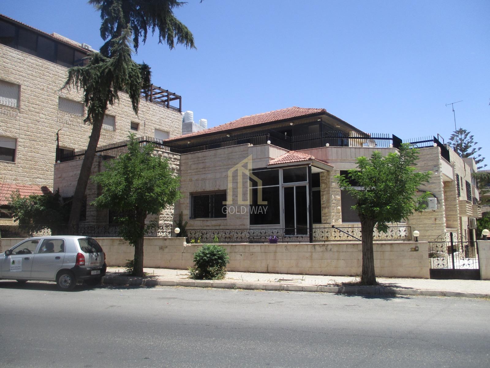 في أرقى مناطق ضاحية الأمير راشد فيلا مستقلة بتشطيبات راقيه