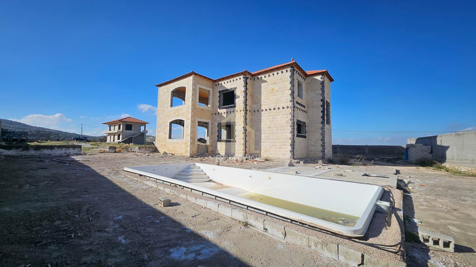 قصر مميز في أجمل مناطق جرش(ثغرة عصفور بمواصفات خيالية وسعر مميز