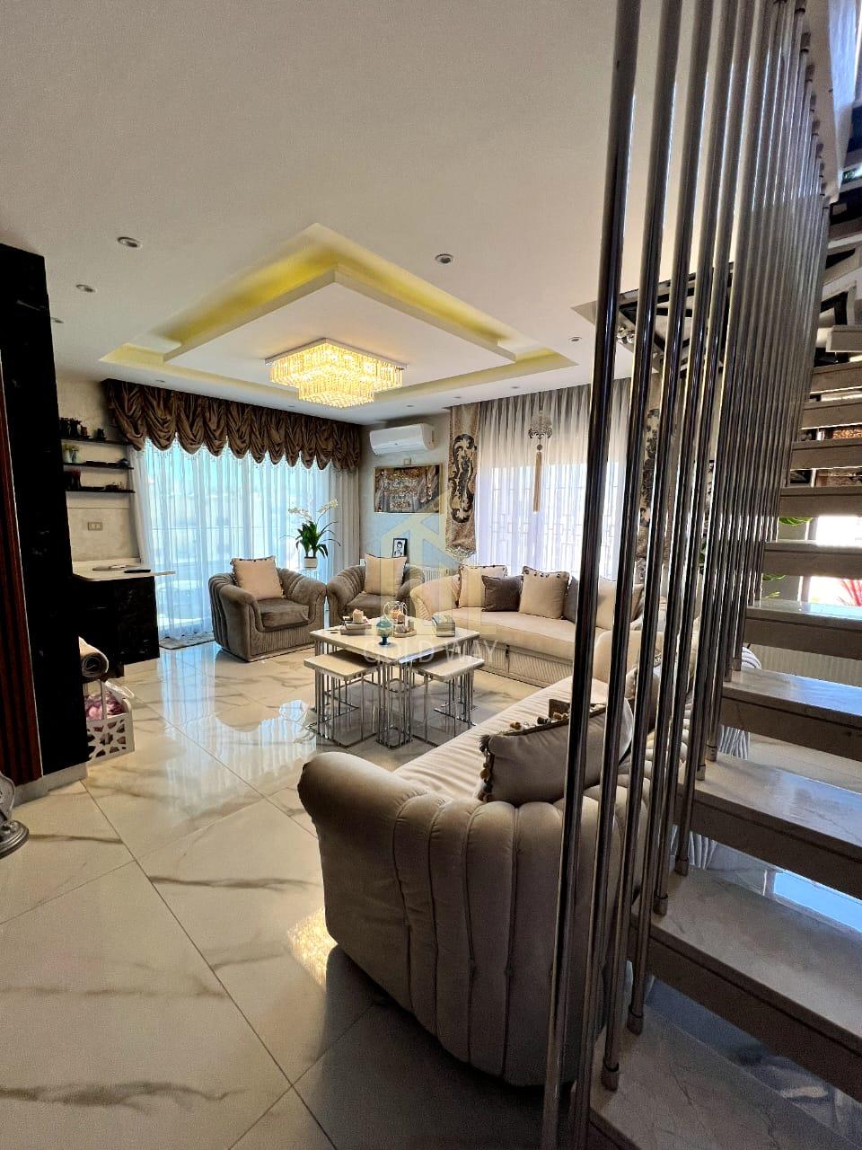 في أرقى مناطق طريق المطار شقة دوبلكس اخير مع روف 330م بتشطيبات مميزة