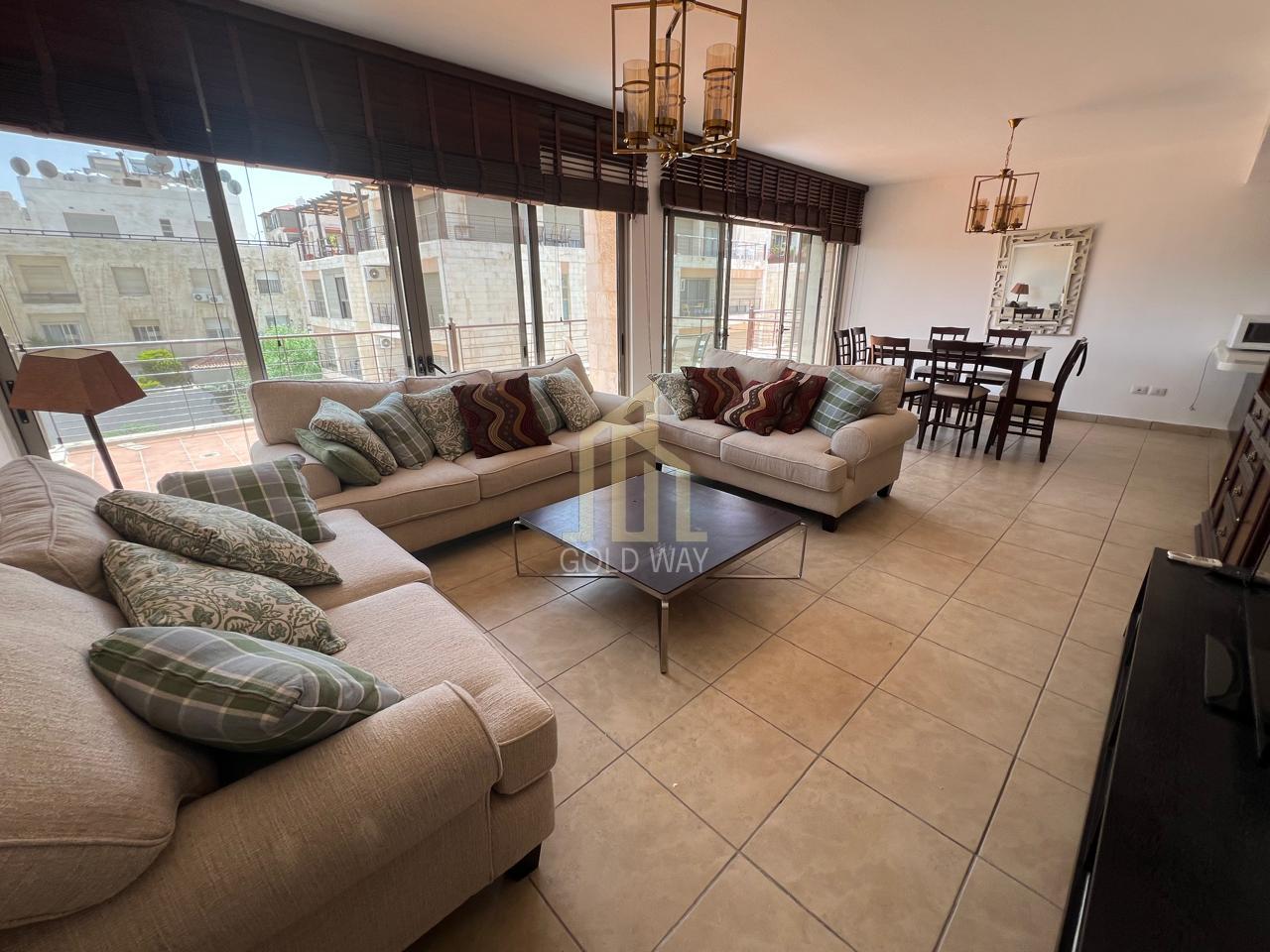 في عبدون شقة مفروشة ضمن كمباوند طابق ثالث 200م للإيجار السنوي