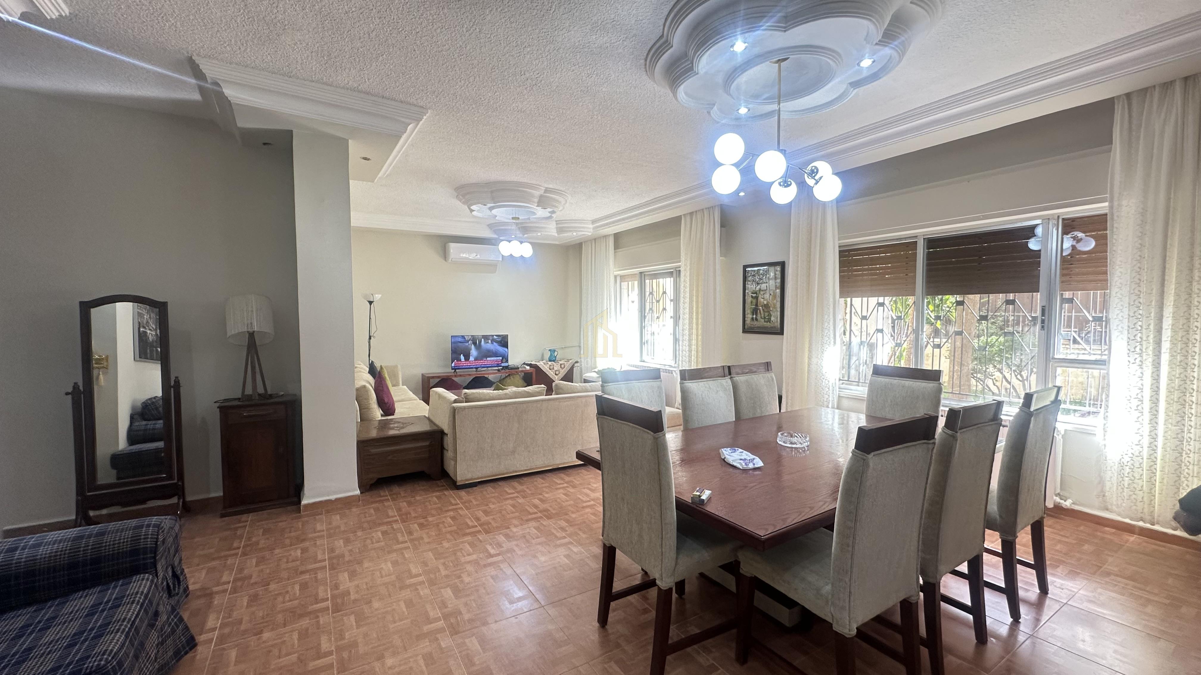 شقة أرضية مفروشة 200م مجددة بالكامل في أجمل مناطق الرابية