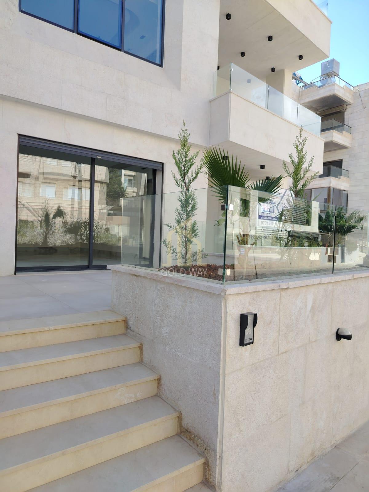 شقة ارضية مميزة 220م في أرقى مناطق الدوار الرابع بتشطيبات مميزة