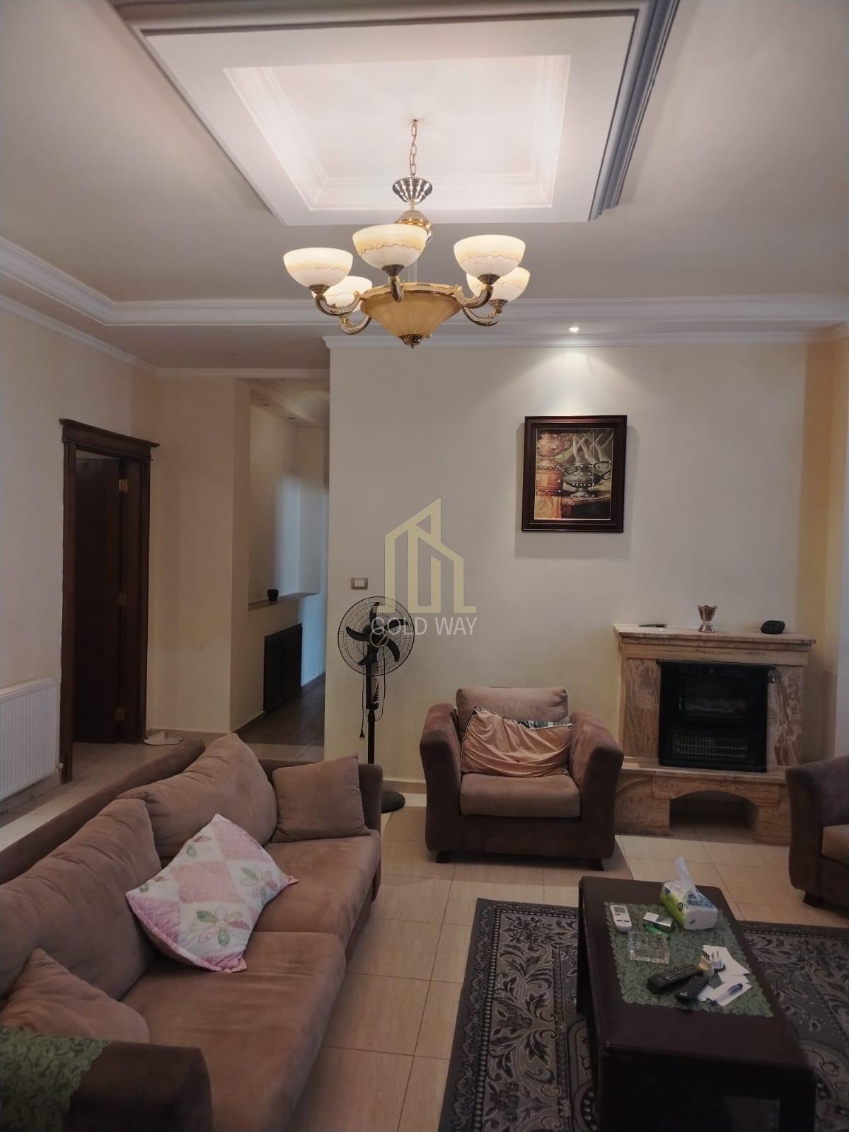 في عبدون وبالقرب من السفاره التونسية شقة طابق ثالث 280م بسعر مميز