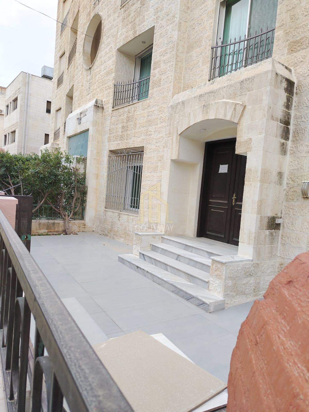 في موقع مميز في ام اذينة شقة طابق أرضي 186م بتشطيبات راقية