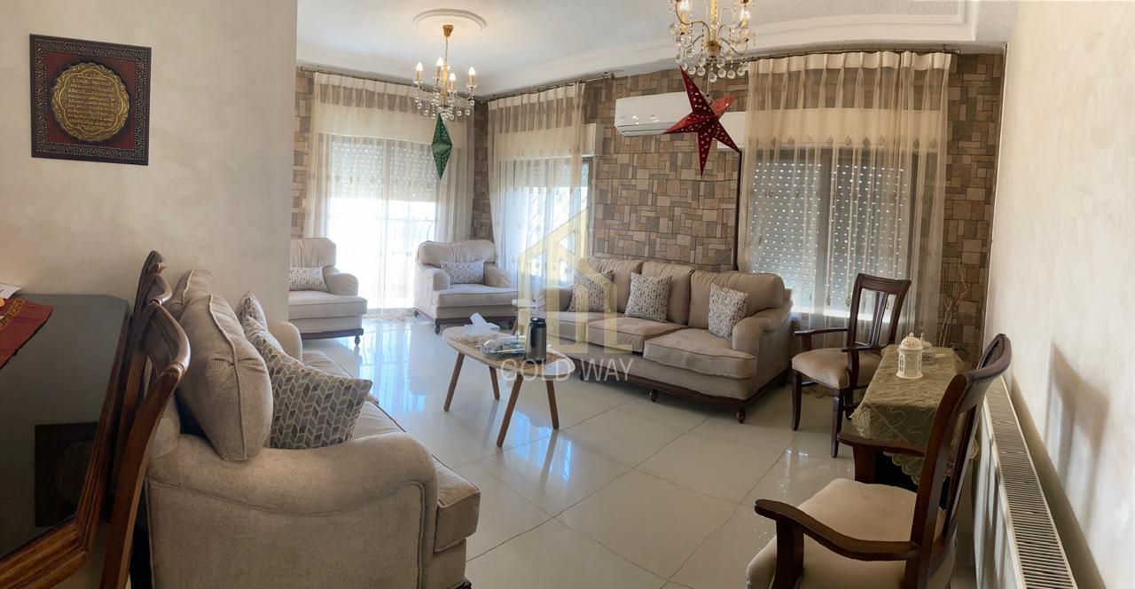 شقة مميزة للبيع طابق ثالث 147م في أرقى مناطق الجاردنز وبسعر مغري