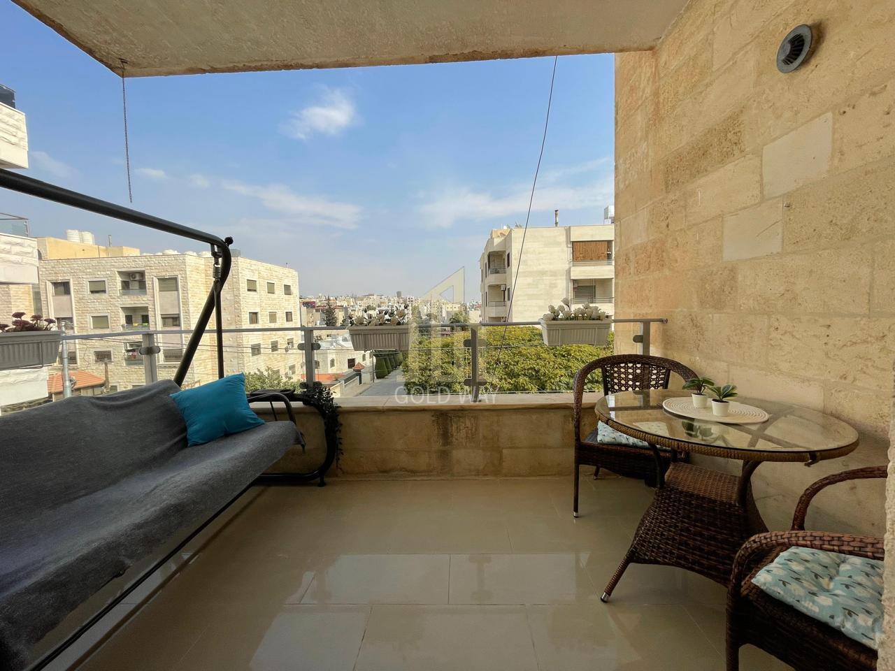 في أرقى مناطق مرج الحمام شقة طابق أول 213م بسعر مميز