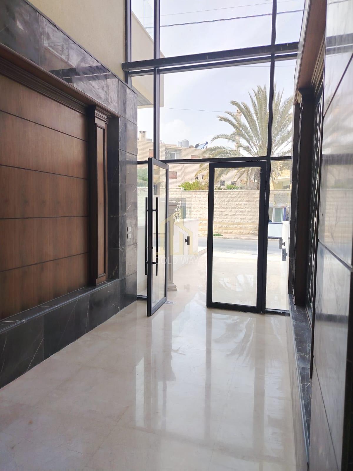 عقار مميز في الدوار الرابع شقة تسوية 350م بسعر مميز