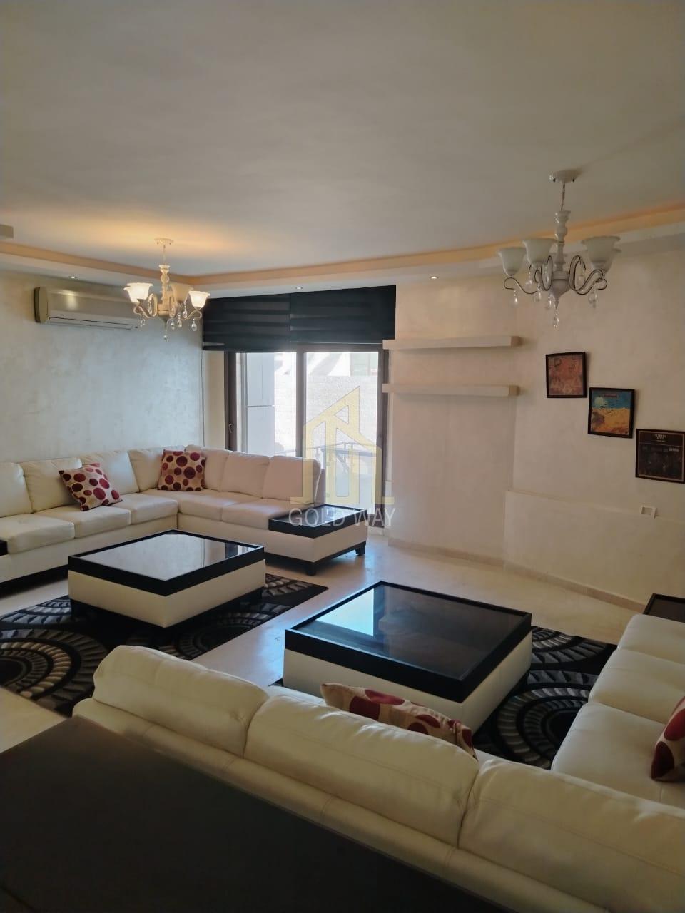 بالقرب من السفارة الصينيه في الرابية شقة تسوية 220م بتشطيب راقي