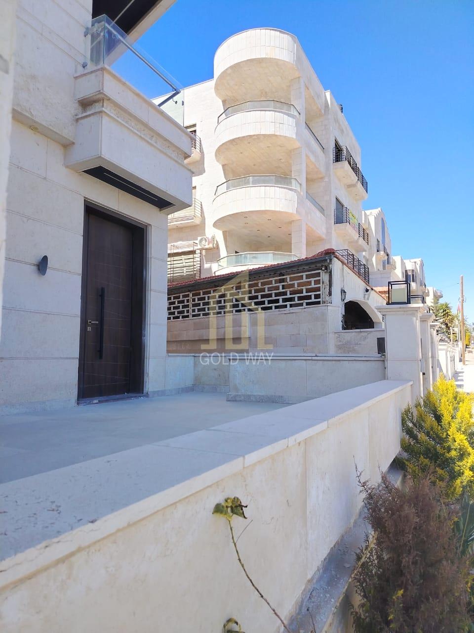 شقة أرضية 175م مميزة للبيع في أجمل مناطق الصويفية