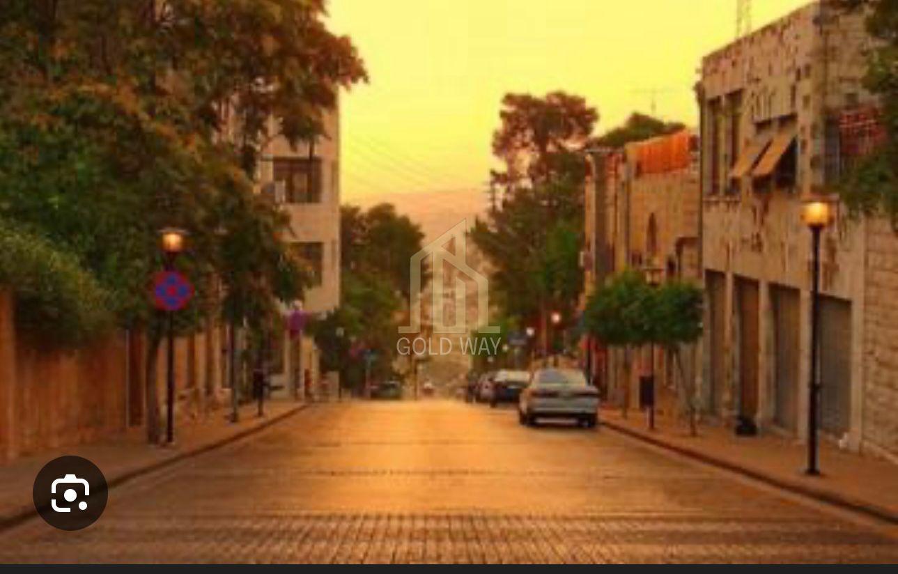 في جبل عمان شارع الرينبو فندق مميز للبيع بتشطيبات راقية وسعر مميز