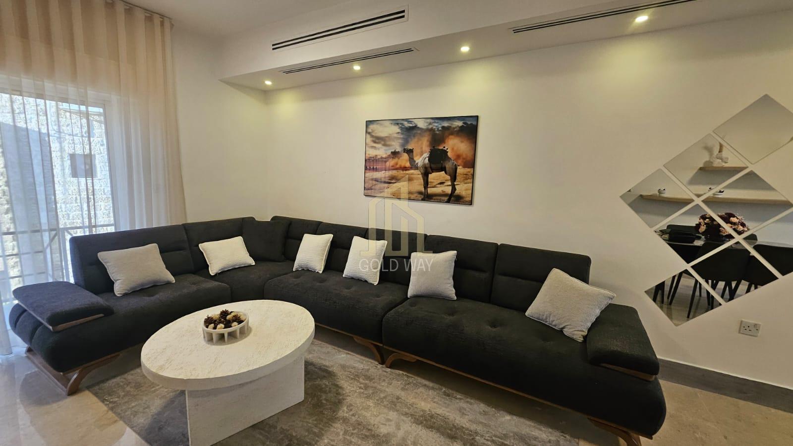 في موقع مميز في الدوار السابع شقة استثمارية مميزة طابق ثالث 112م مفروشة بسعر مغري