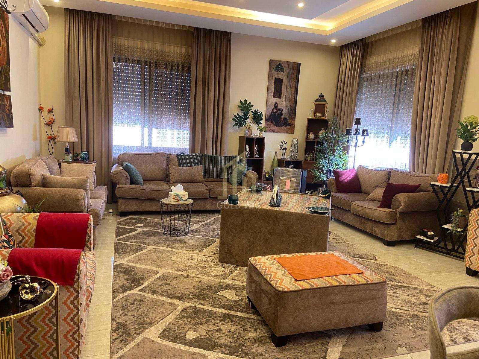 في أجمل مناطق تلاع العلي شقة أرضي معلق 165م بتشطيبات مميزة