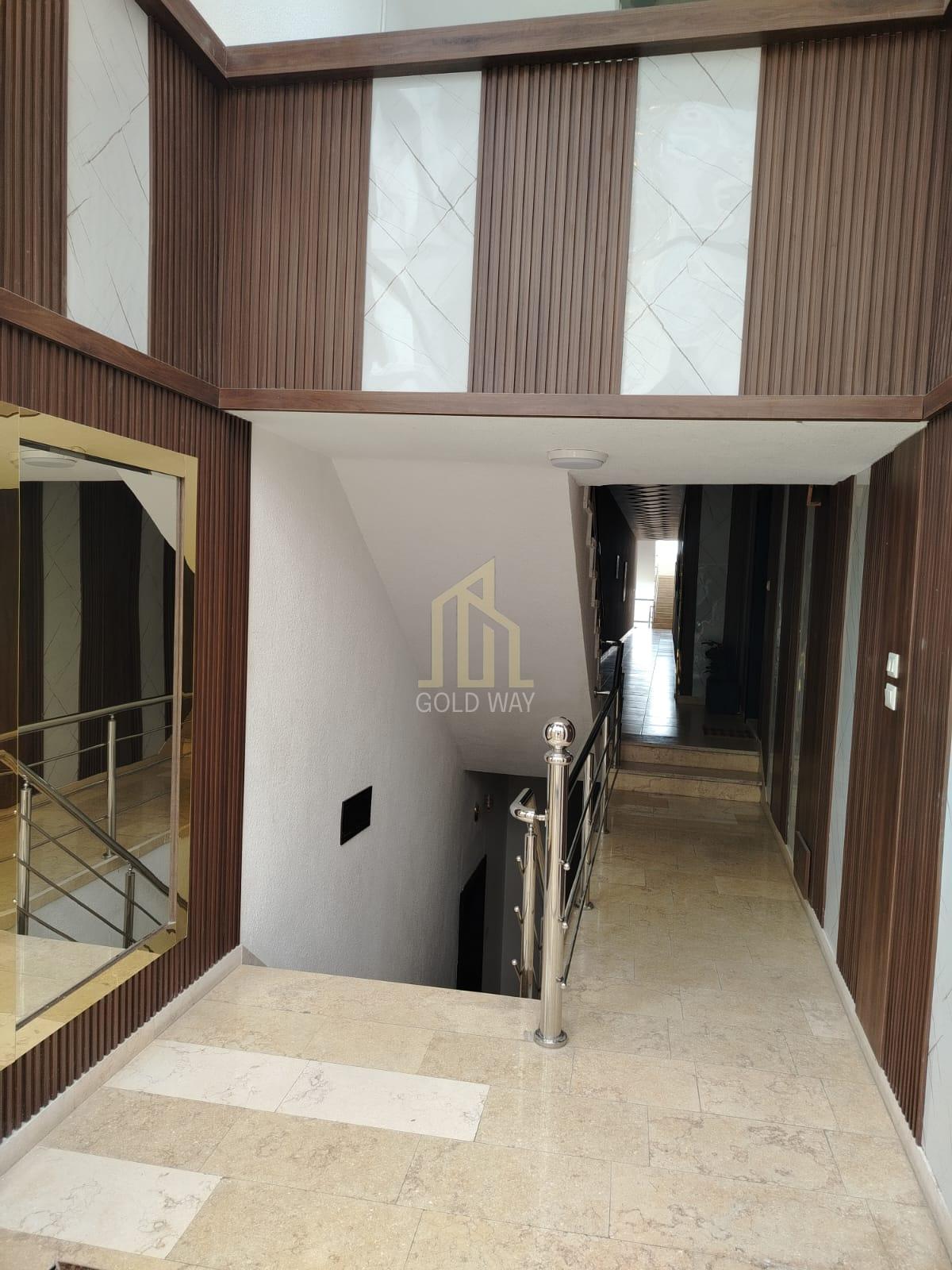 شقة شبه أرضي 140م في موقع مميز في الرابية وتشطيبات مميزة