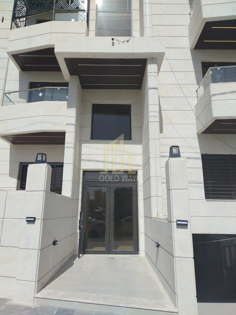 عقار مميز في موقع راقي حي نزال شقة ارضية 117م بسعر مميز