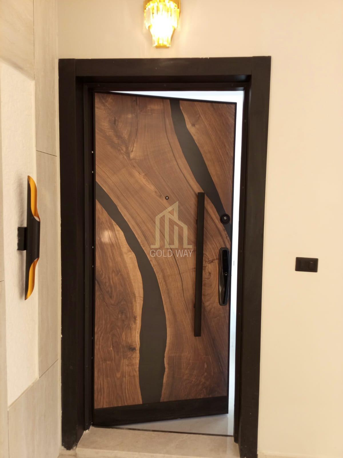 في موقع مميز في الرابية شقة(دوبلكس)210م أخير مع روف مع ترس 30م