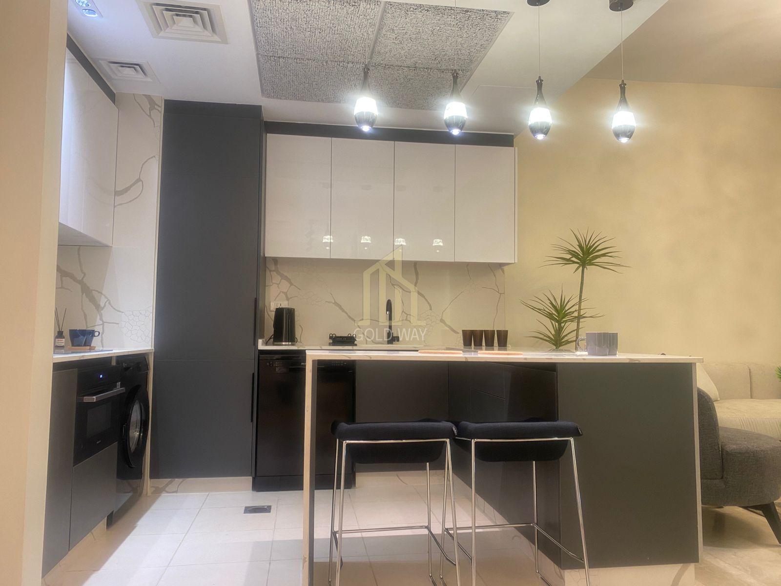 شقة مميزة للإيجار طابق عاشر 60م في اجمل مناطق داماك