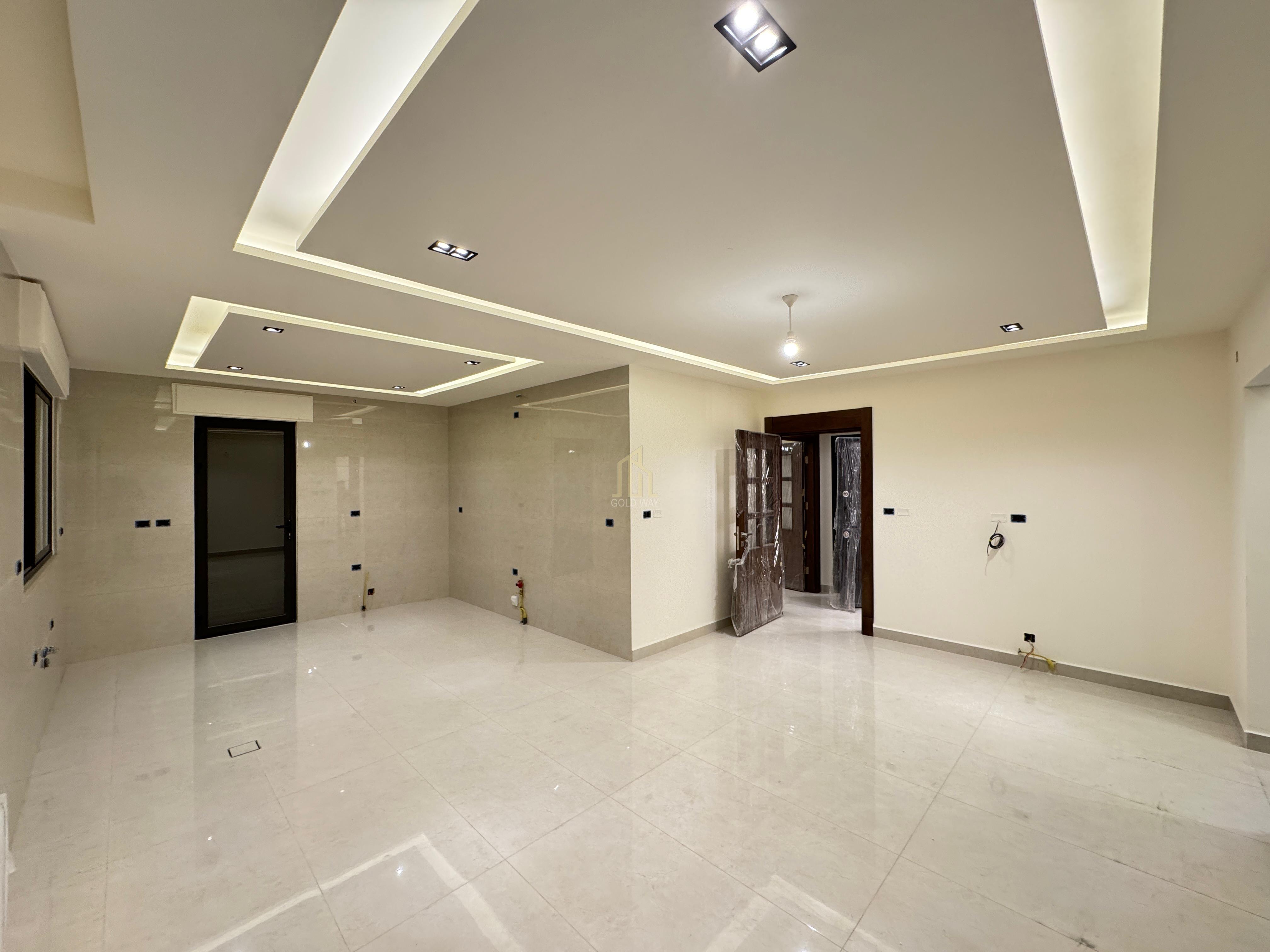 شقة أرضية مميزة 210م في شارع الأردن بعد مشفى الملكة علياء بسعر مميز