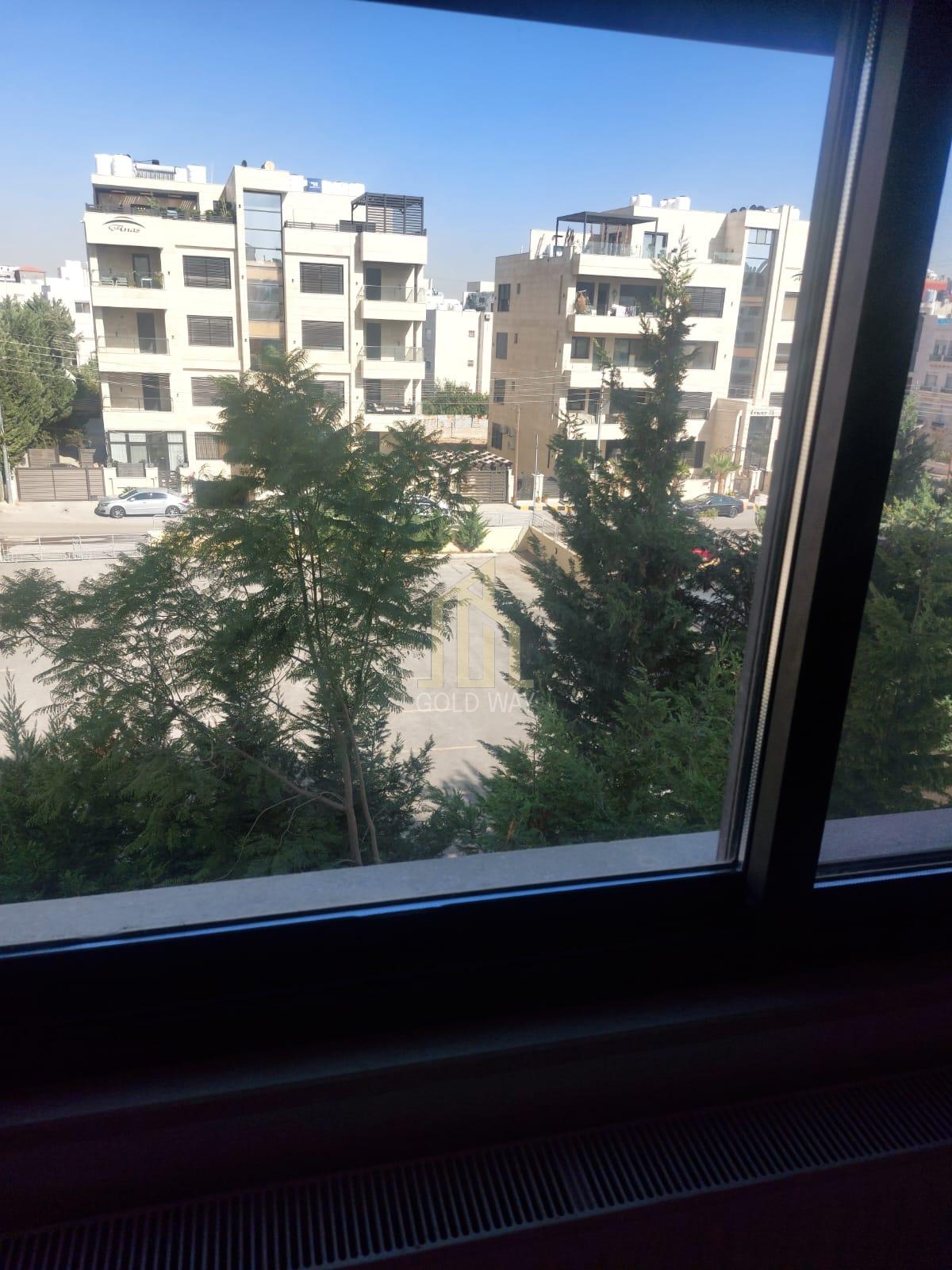 بالقرب من مطعم قرية النخيل شقة طابق أول 185م بتشطيبات راقية