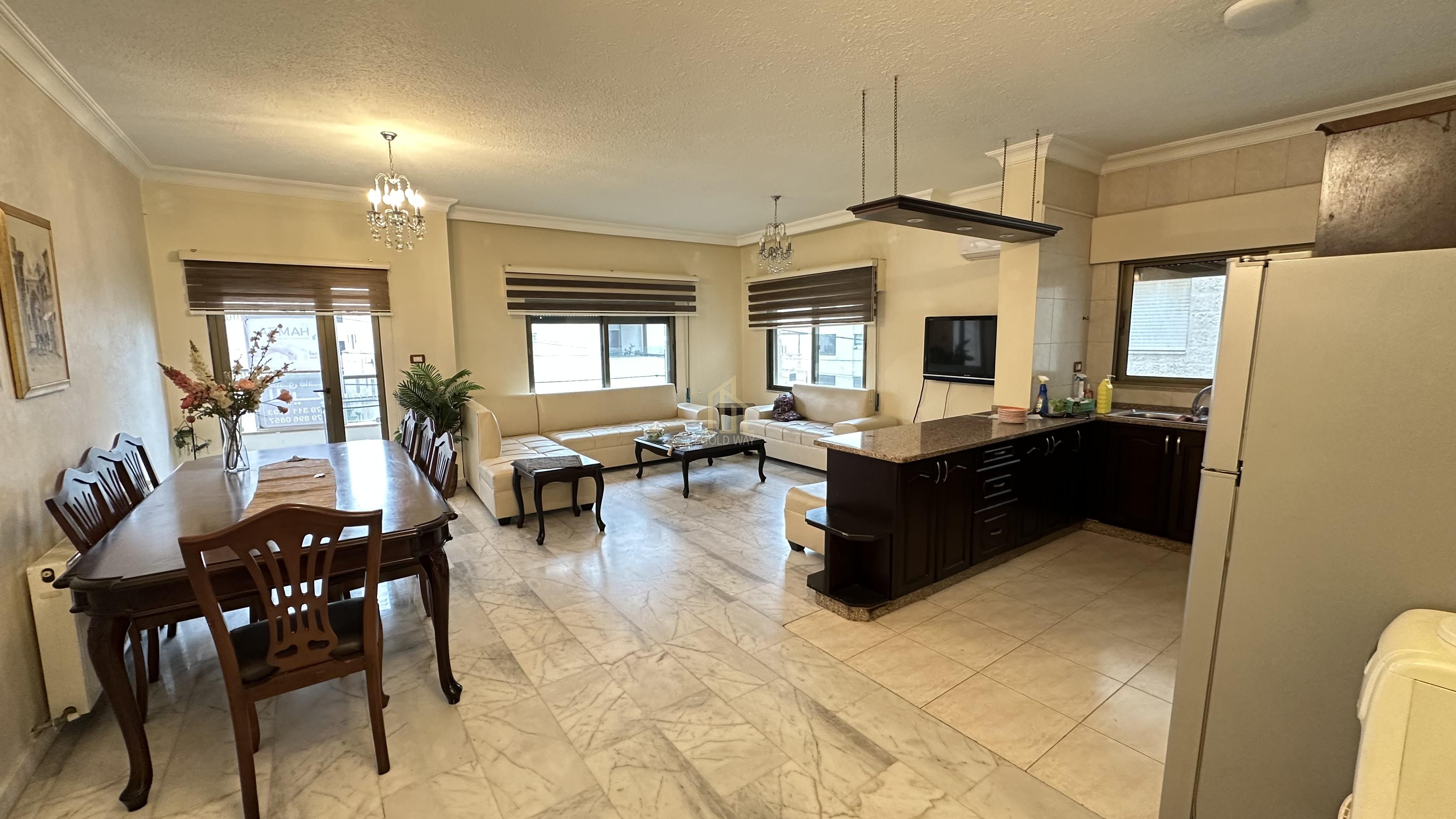 فرصه استثمارية سكنية مميزة شقة طابق ثاني 101م مفروشة في أرقى مناطق دير غبار